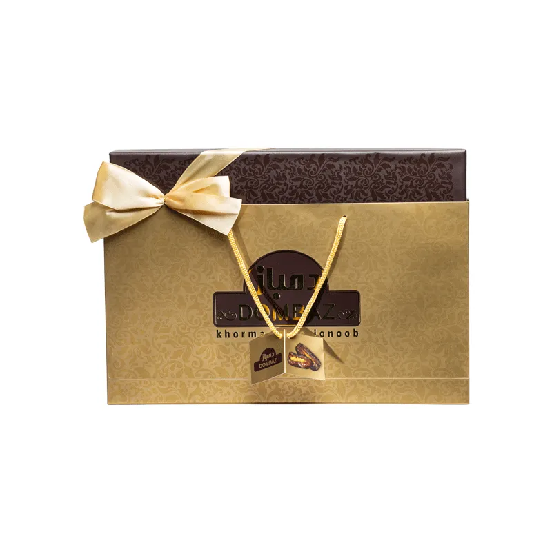 Gift box of Piarom dates with walnuts and almonds