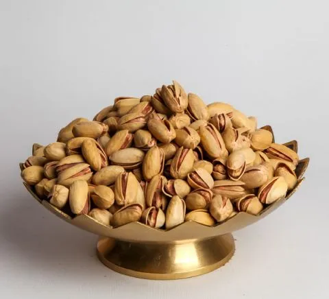 Akbari pistachios handpicked without salt